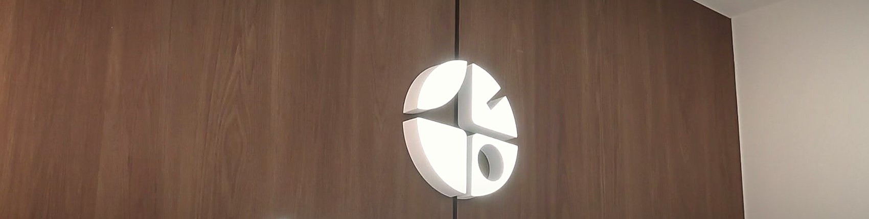 Wall symbol of the Hanbang Bonchi Center